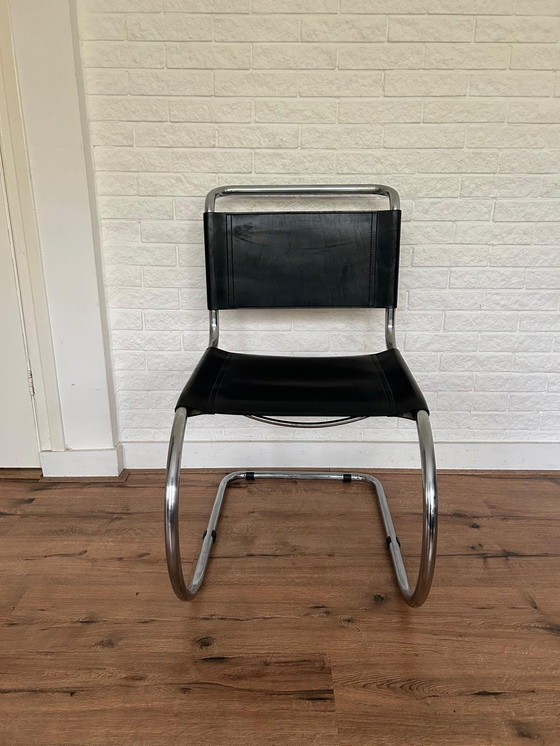 Image 1 of Chaise Mr10 par Mies Van Der Rohe