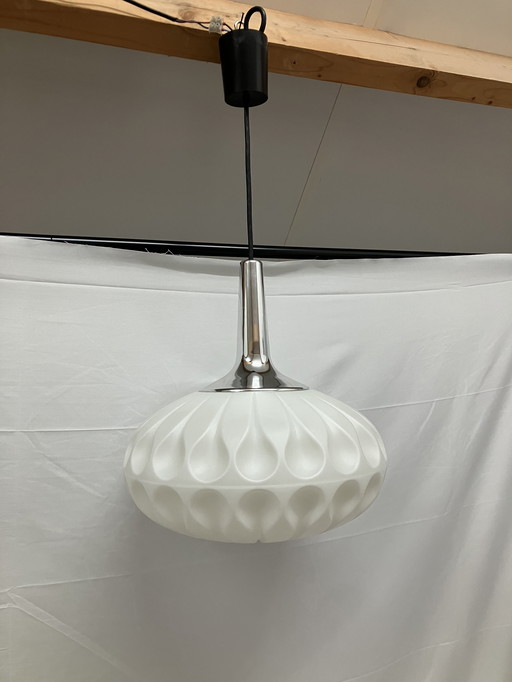 Vintage opaline designer hanglamp van Peill & Putzler 1960