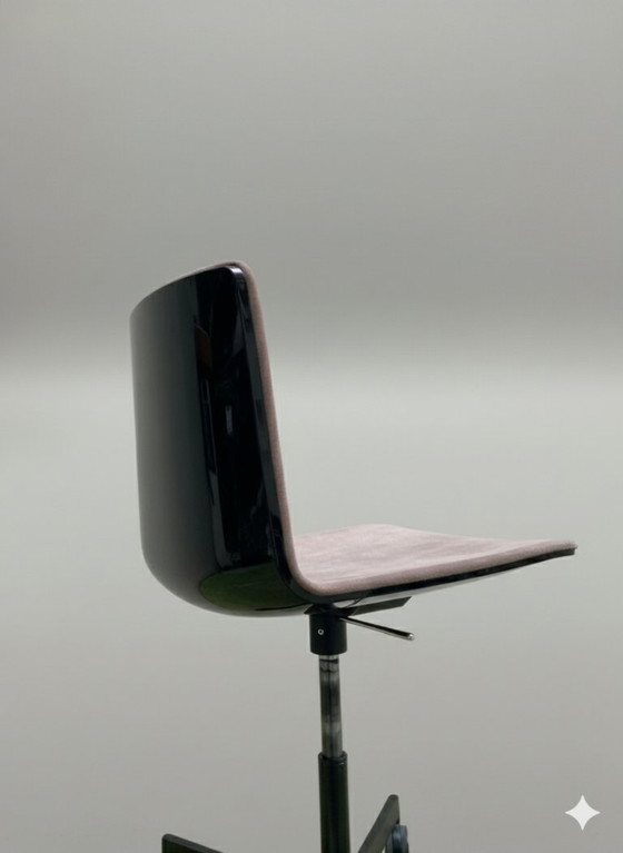 Image 1 of Pedrali Noa 727/4 office chair — Italian design (3 available)