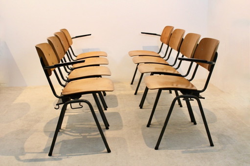 Banc d'école industriel empilable en contreplaqué par Marko Holland