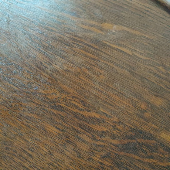 Image 1 of Round oak vintage side table with turned base (antique)