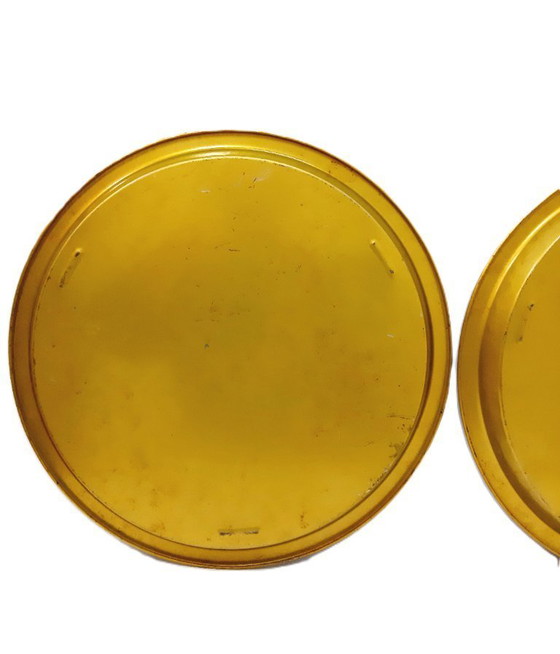 Image 1 of Due vassoi da portata in latta vintage uguali