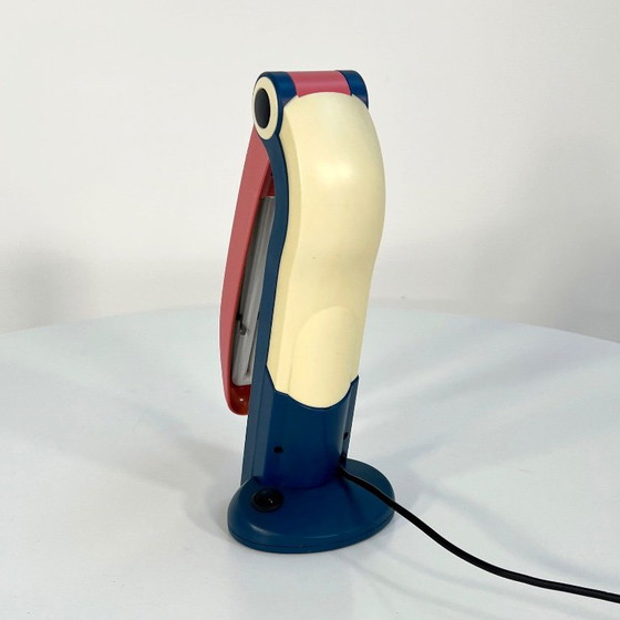 Blue & Pink Toucan Lamp by H.T. Huang for Huanglite, 1980s, Table lamps, Plastic (photo 4 of 6)