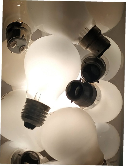 Totem #01 - Skulpturale Lampe aus industriellem Upcycling