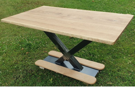 Dining table made of oak & steel – industrial design with character