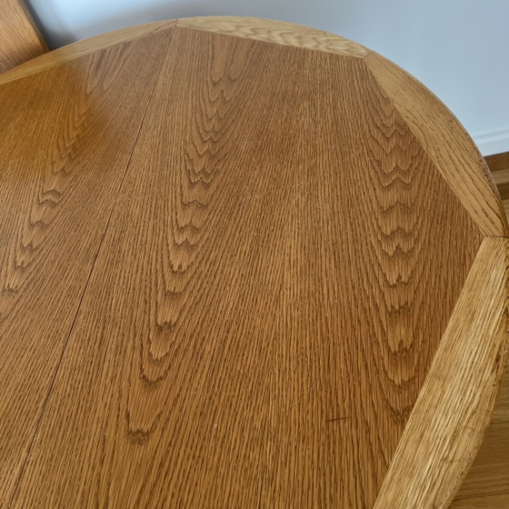 Image 1 of Solid oak extendable round dining table 115cm