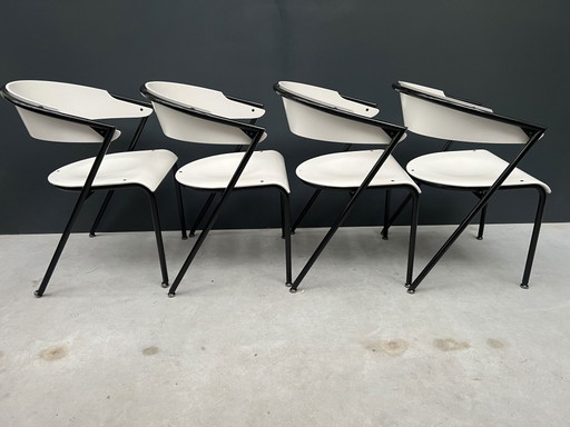 4 sillas de los años 80, estilo Memphis