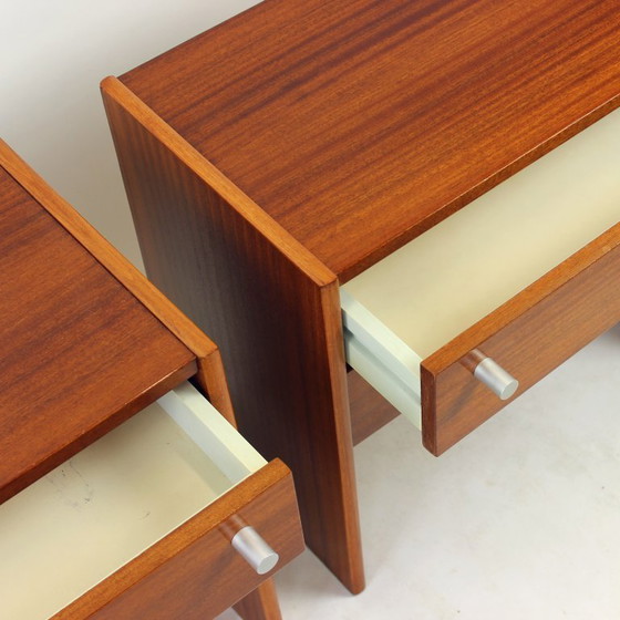 Image 1 of Ensemble de 2 tables de chevet carrées en acajou, Tchécoslovaquie, années 1970
