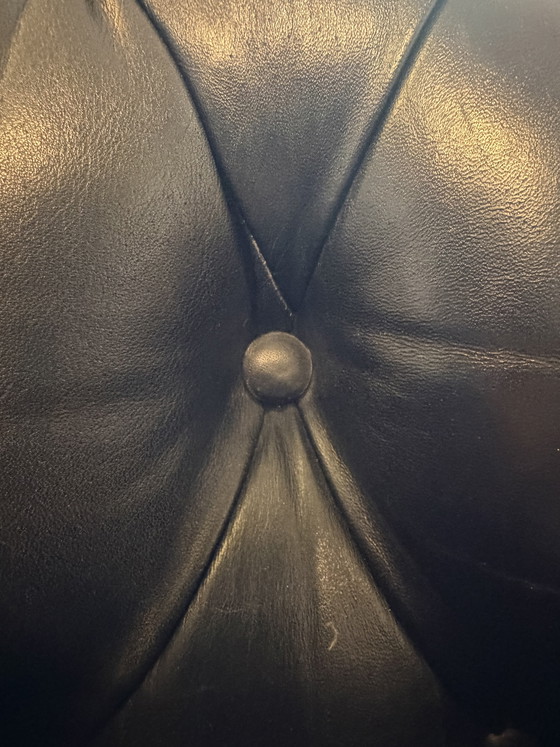 Chesterfield 3-Zit – Banken, Leather, Wood (photo 3 of 6)