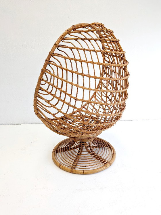 Poltrona vintage in rattan a forma di uovo, anni '60 – Poltrone, Bamboo (photo 3 of 6)