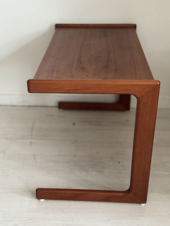 Image 1 of Vintage teakhouten bijzettafeltje