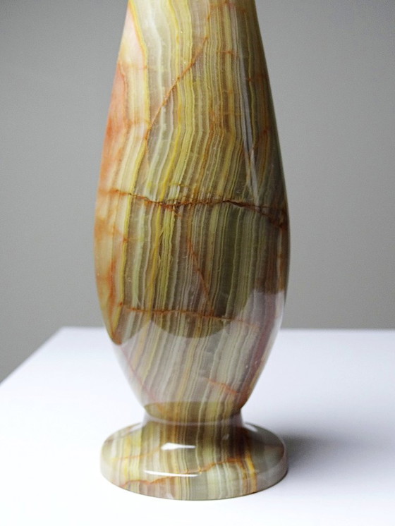 Image 1 of Kleine, antike Balustervase aus gestreiftem grünem Onyx, Italien, Mitte des 20. Jahrhunderts