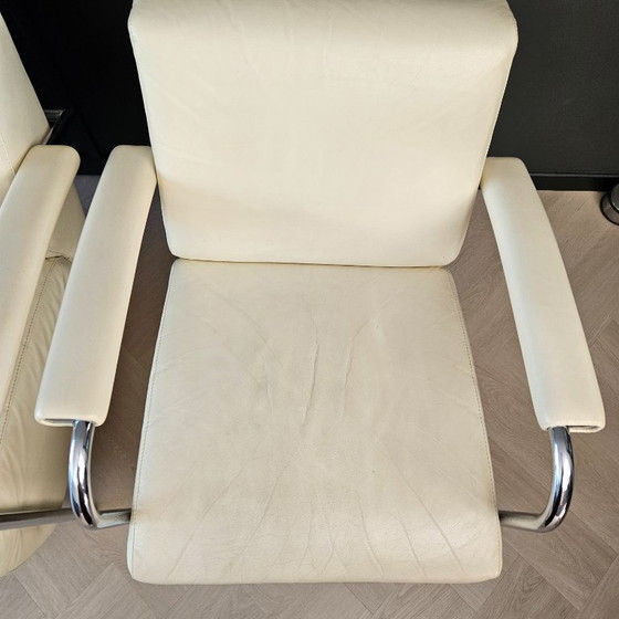 2x Leolux Scylla Armchairs leather cream-white – Chrome (photo 9 of 10)