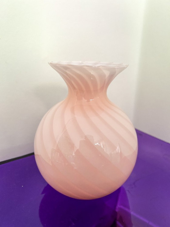 Image 1 of Vaso vintage in vetro di Murano rosa a spirale