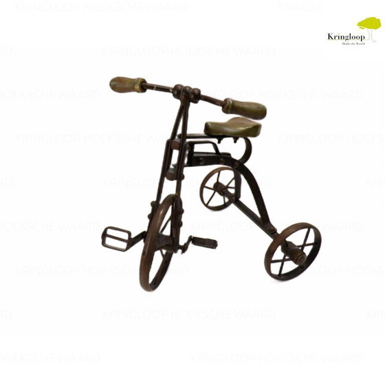 Image 1 of Deux tricycles jouets anciens