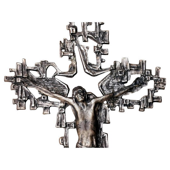 Image 1 of Brutalistisch, groot kruisbeeld van Jezus, vintage bronzen metaalwerk uit de jaren '60.