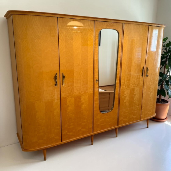 Image 1 of Armario antiguo de 5 puertas