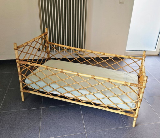 Lettino in rattan per bambini
