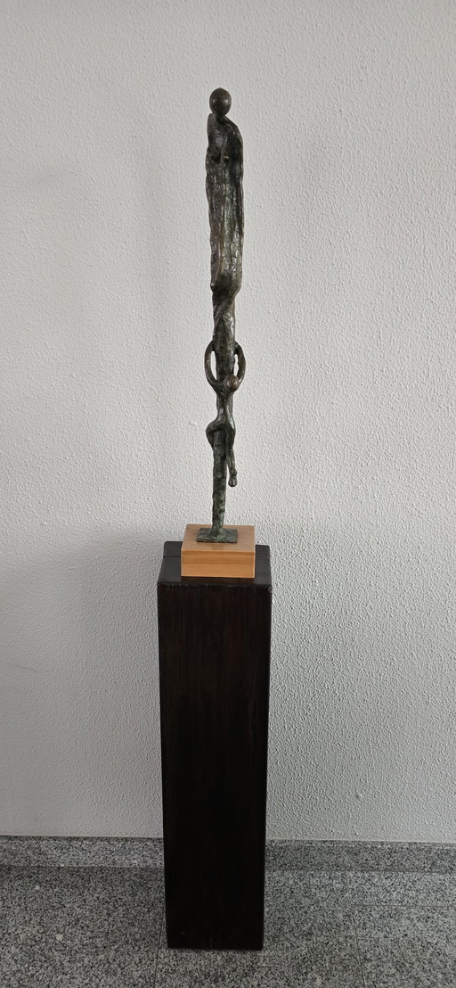 Moeder En Kind, Brons Op Eikenhouten Sokkel