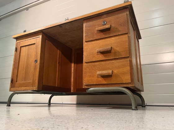 Image 1 of Vintage Frans schoolbureau in de stijl van Jean Prouvé