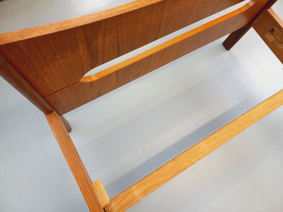 Image 1 of Lit simple vintage style scandinave en teck des années 60