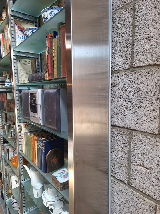 Image 1 of Armoire murale en métal - Bibliothèque avec étagères en verre