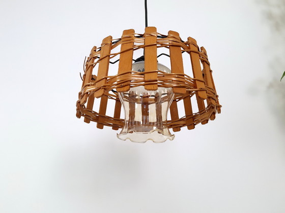Image 1 of Vintage rieten hanglamp, houten rustieke hanglamp, retro keuken jaren 80, boerderij armatuur