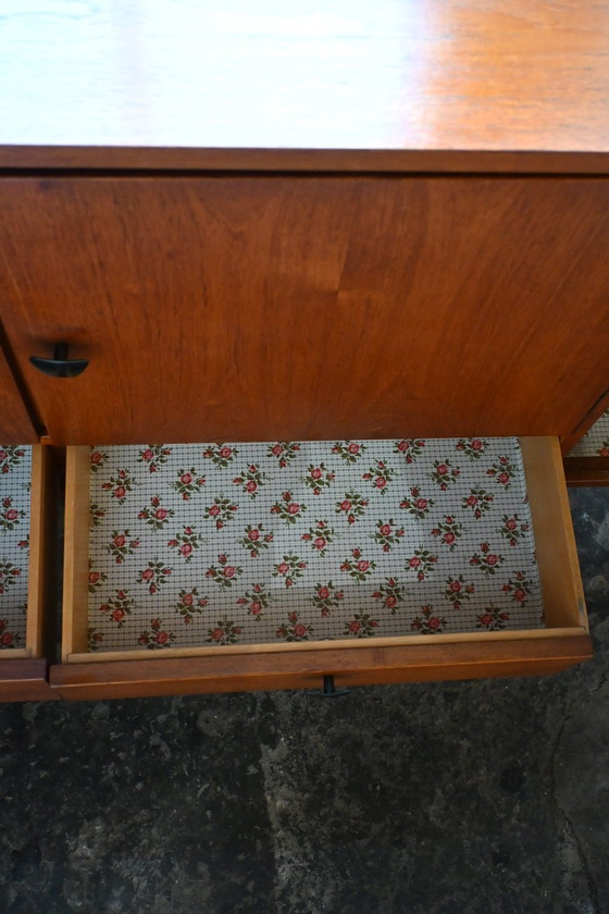 Image 1 of Beautiful large Mid-Century teak wood sideboard