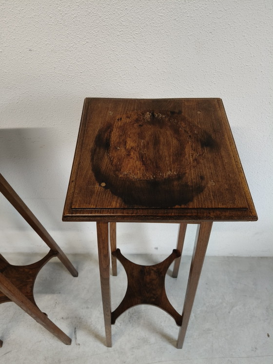 Image 1 of Mesas de plantas o estatuas de roble muy grandes y desgastadas