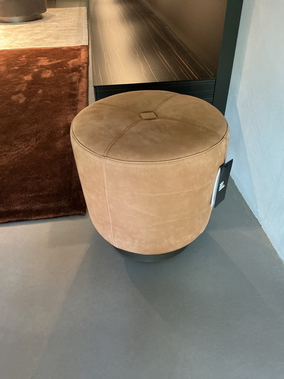 Image 1 of Minotti Jacques poef