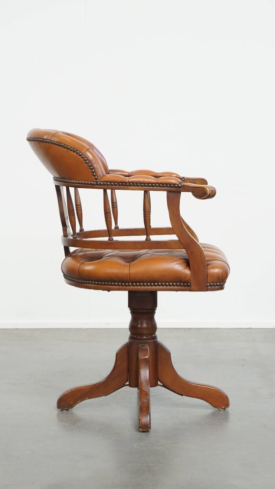 Image 1 of Sedia da ufficio Chesterfield classica in pelle bovina e legno in stile inglese