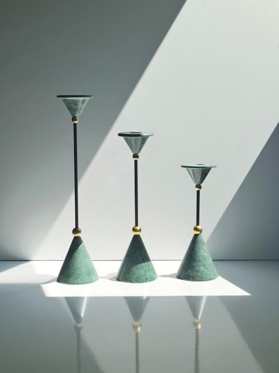 Set di 3 Portacandele Postmoderni Attribuiti a Christian De Beaumont, Marmo e Ottone, Anni '80 – Marble, Brass (photo 5 of 5)
