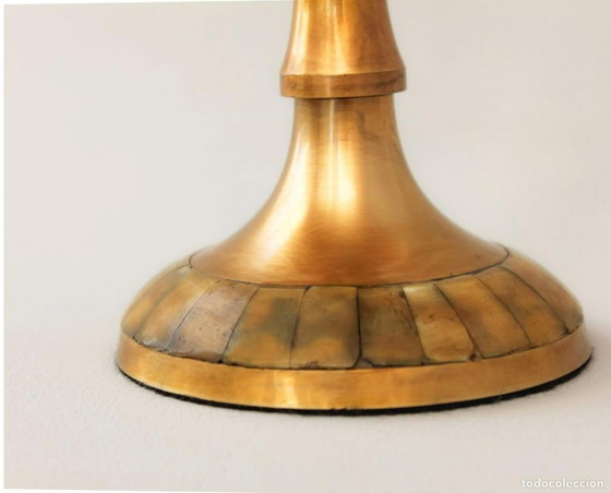 Image 1 of Pareja de candelabros originales de bronce decorados a mano. Candelabros antiguos. Portavelas antiguos.  Pareja única. Candelero