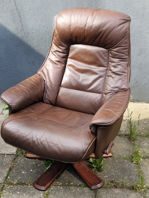 La poltrona girevole in pelle di Soderberg