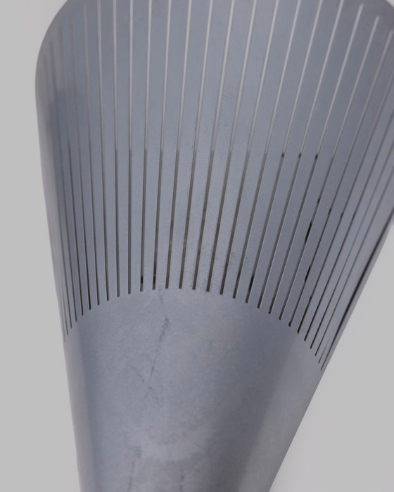 Image 1 of Une paire d'appliques murales vintage « Klyka » des années 1980, conçues par Ikea.