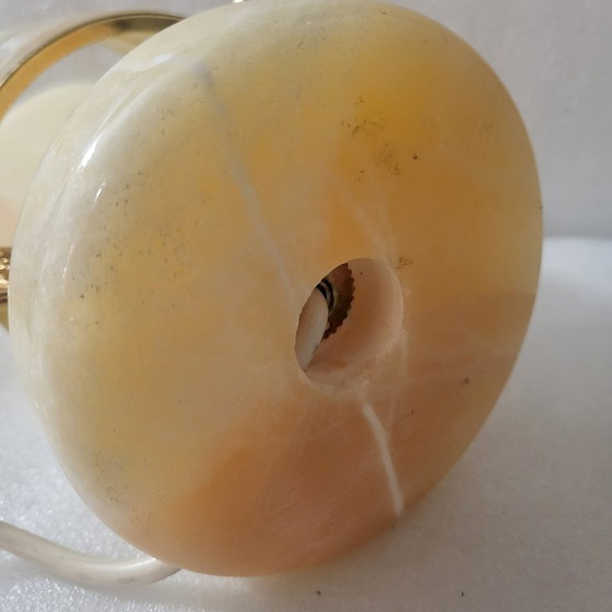 Image 1 of Lampe à poser en albâtre et laiton 