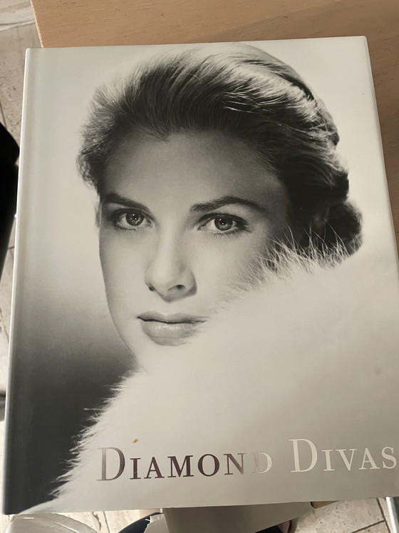 Image 1 of 5 livres de mode / Fashion Now / Dessins de mode en vogue