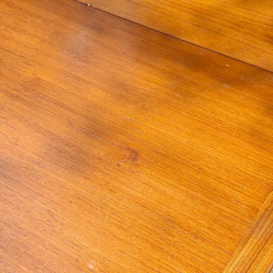 Image 1 of Vintage extendable dining table