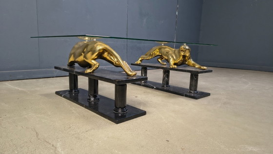 Image 1 of Mesa de centro con forma de jaguar, hecha de latón y mármol, década de 1970.