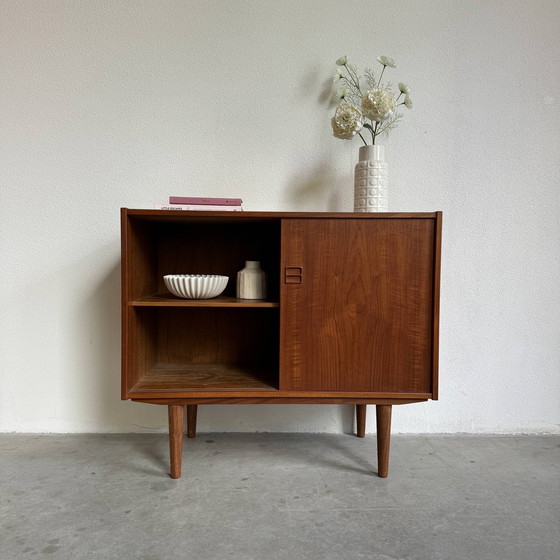 Image 1 of Buffet vintage à portes coulissantes