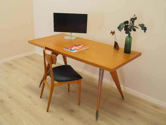 Image 1 of Eikenhouten bureau, Italiaans design, jaren 70, vervaardigd in Italië.