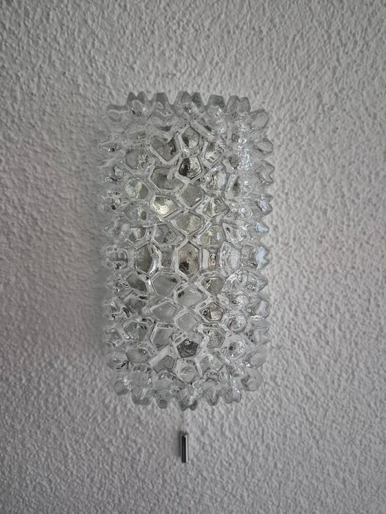 Image 1 of Glashütte Limburg wandarmatuur van ijsglas met trekschakelaar, vintage lamp uit 1960