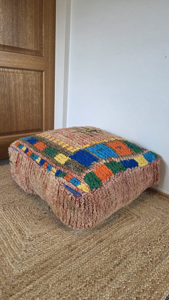 Vintage Berber pouf handmade in Morocco – Footstools & poufs, Wool (photo 2 of 5)