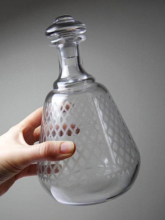 Image 1 of Carafe en cristal gravé modèle "Alhambra" Baccarat années 1900-1920