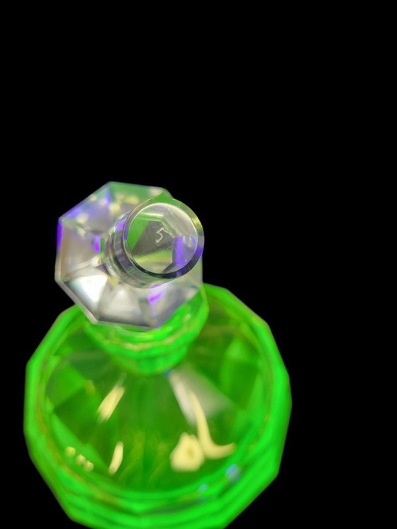 Image 1 of Val Saint Lambert “Montmartre” shaker / karaf met 2 glazen in uraniumglas ca. 1930