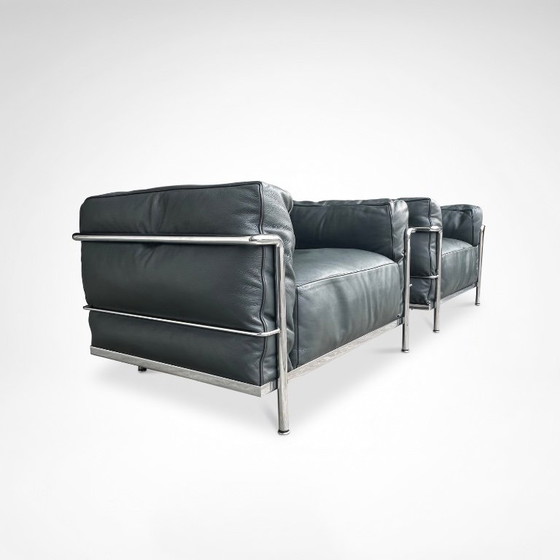 Cuscini in piuma LC3 e poltrone in pelle extra di Le Corbusier et al per Cassina, anni '90, set da 2 (photo 10 of 12)