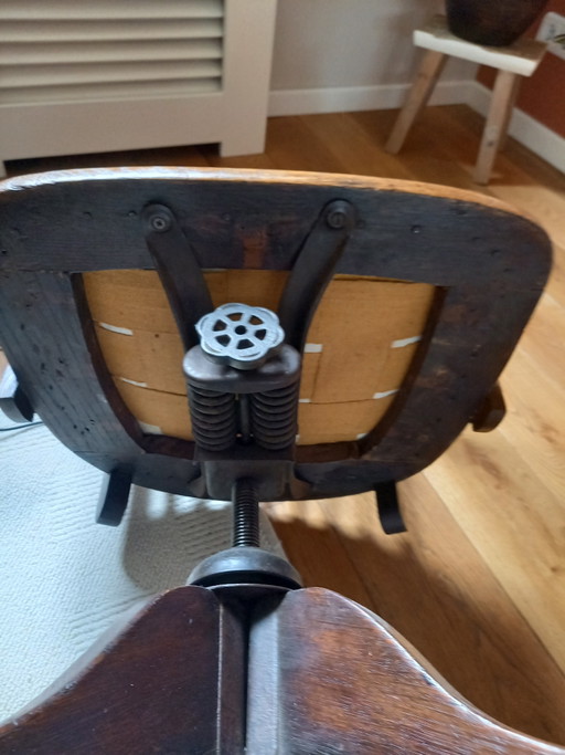 Chaise de bureau ancienne