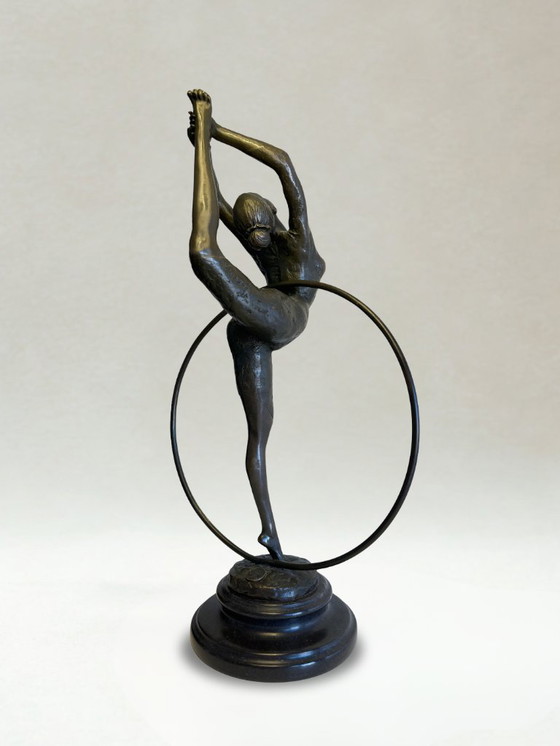 Image 1 of Art Deco sculptuur – Hoepeldanseres – Decoratief brons – Gesigneerd P. Collinet – 39 cm