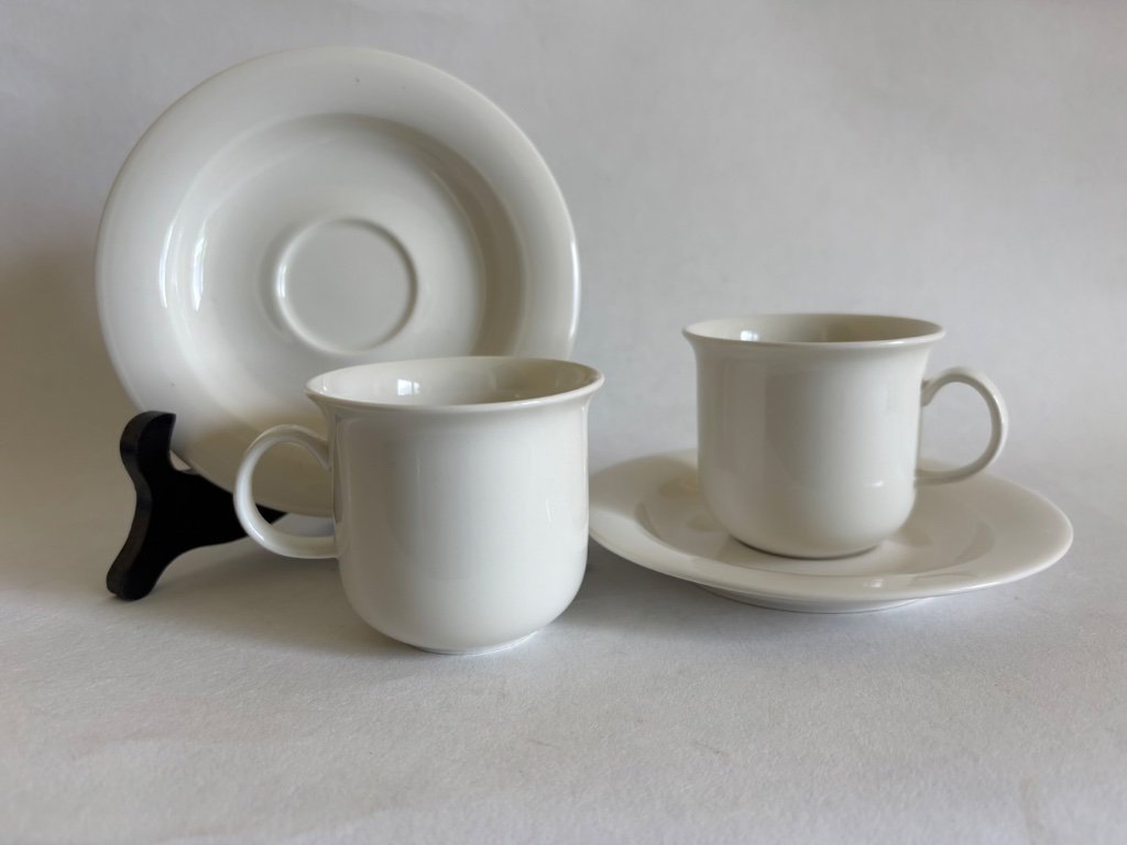 2 Arabia Finland Arctica Cups and Saucers | €25 | Whoppah