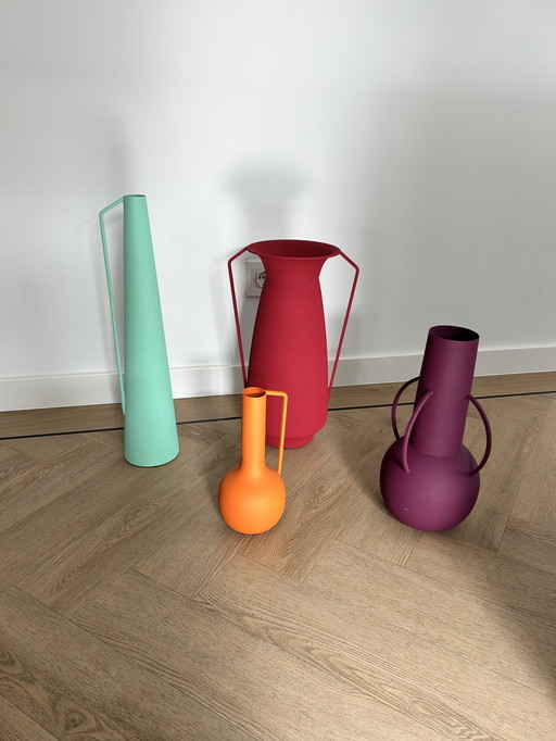 Colored Polspotten Roman vases